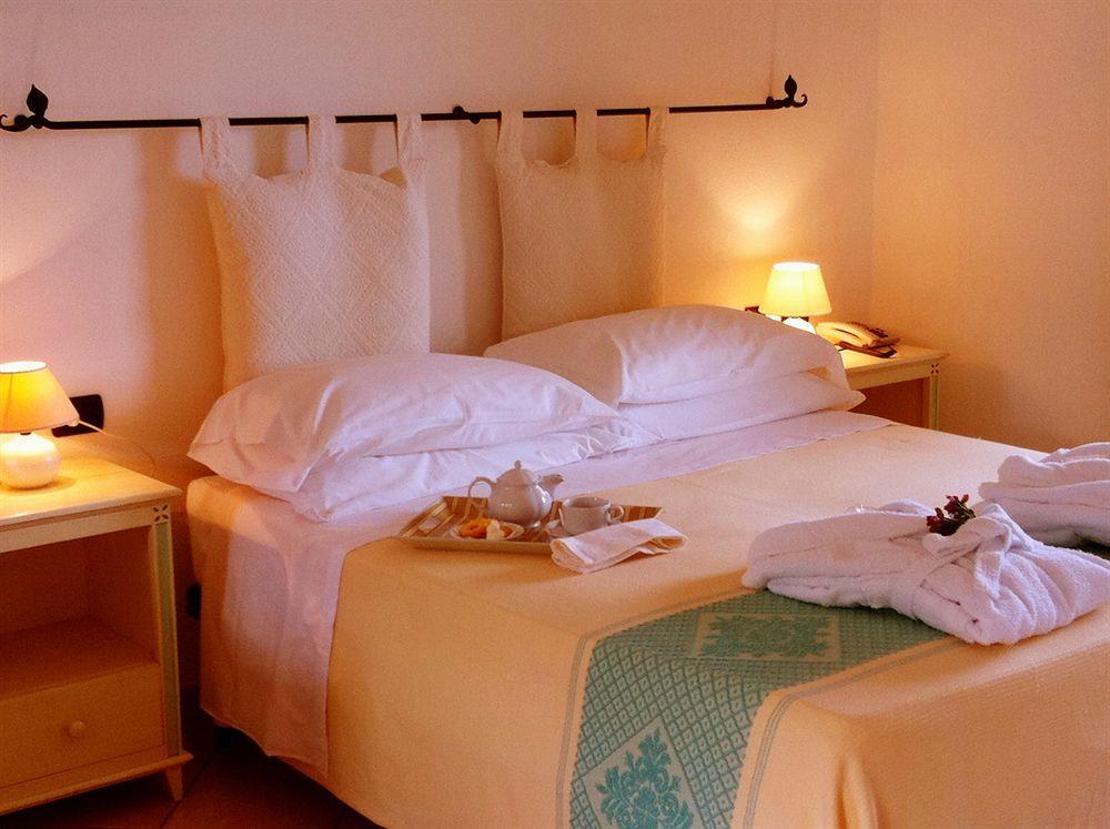 Relais Fenicottero Rosa Konuk evi Porto Taverna Dış mekan fotoğraf