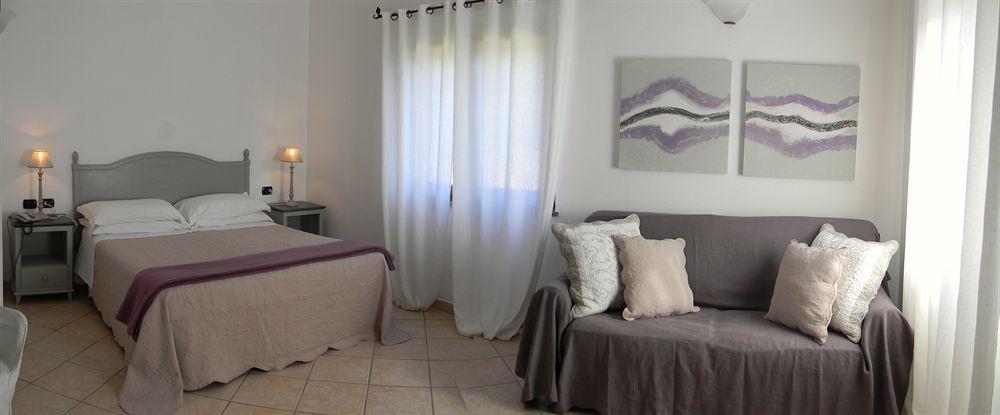 Relais Fenicottero Rosa Konuk evi Porto Taverna Dış mekan fotoğraf