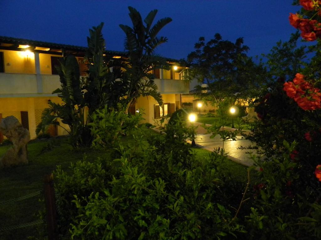 Relais Fenicottero Rosa Konuk evi Porto Taverna Dış mekan fotoğraf
