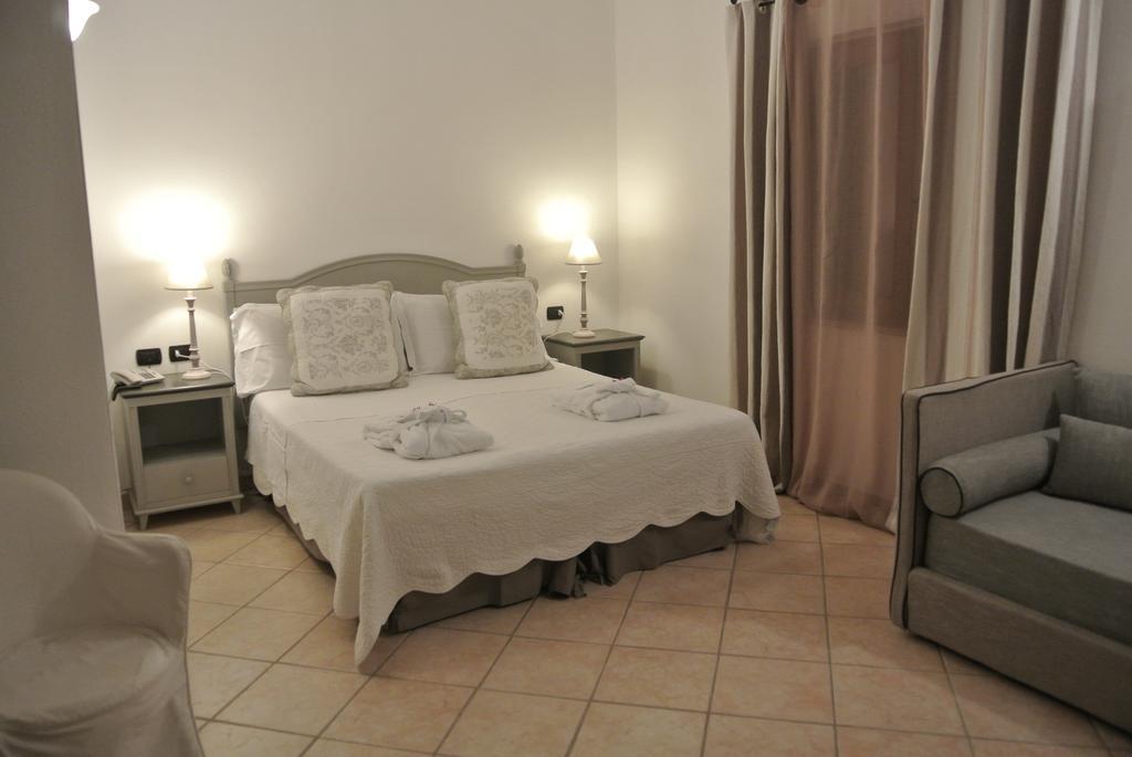 Relais Fenicottero Rosa Konuk evi Porto Taverna Dış mekan fotoğraf